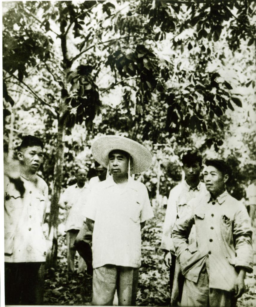 1961年4月14日国务院总理周恩来来所视察